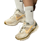 Nike Zoom Vomero 5 Sail Laser Orange Medium Olive – Nike Zoom סניקרס