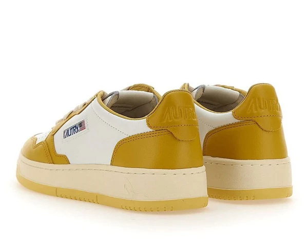 Autry Logo Patch Low-Top סניקרס