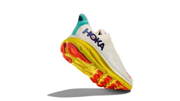 Hoka Clifton 9 Wide Eggnog/Passion Fruit נעלי ריצה רחב