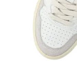 Autry Perforated Lace-Up סניקרס