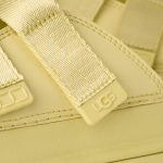 UGG Women’s GoldenGlow Slide Golden Apple כפכפים