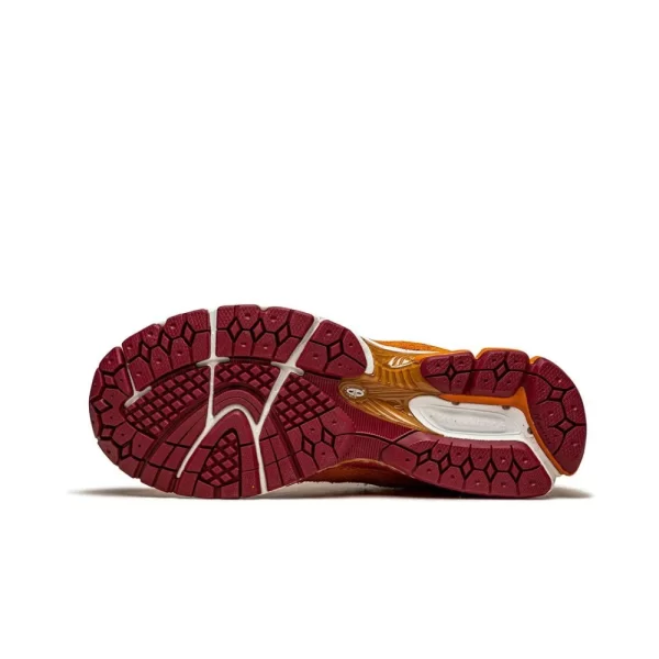 New Balance x Salehe Bembury 2002R Orange סניקרס