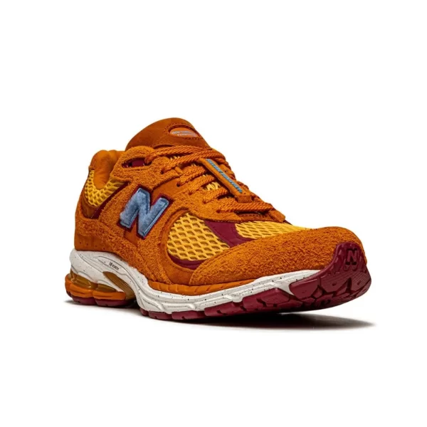New Balance x Salehe Bembury 2002R Orange סניקרס