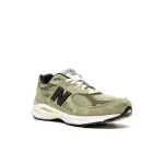 New Balance 990 V3 Olive סניקרס