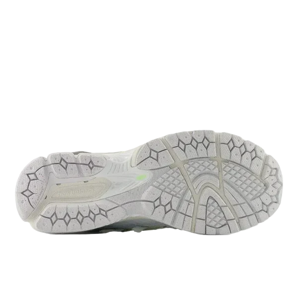 New Balance 1906 – Neon White נעלי ספורט