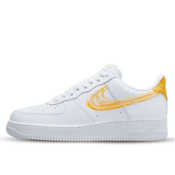 Nike Air Force 1 Low ’07 Brushstroke Solar Flare סניקרס