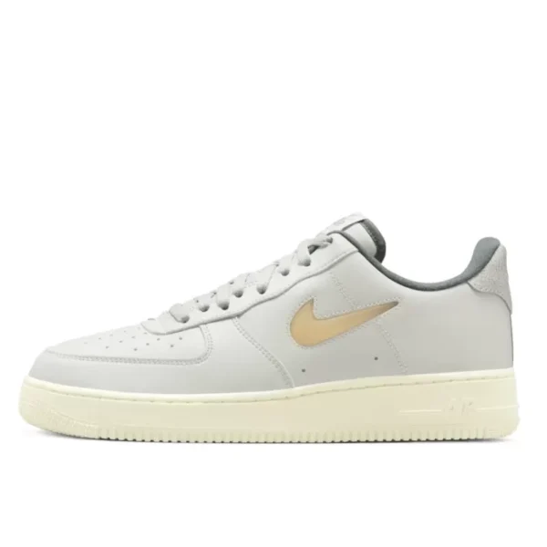 Nike Air Force 1 Low ’07 Jewel Light Bone Coconut Milk סניקרס