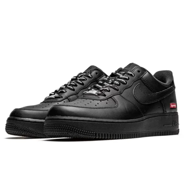 Nike Air Force 1 Low Black Supreme סניקרס
