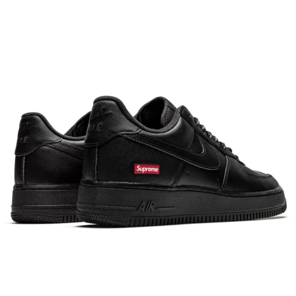 Nike Air Force 1 Low Black Supreme סניקרס