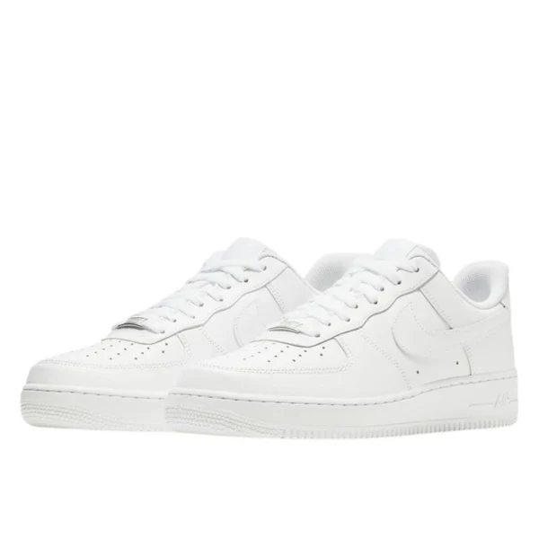 Nike Air Force 1 Low LE Triple White סניקרס