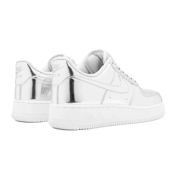 Nike Air Force 1 Metallic Silver Chrome סניקרס