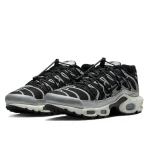 Nike Air Max Plus Lace Toggle Utility Black Grey נעלי
