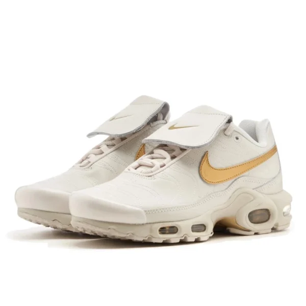 Nike Air Max Plus Tiempo Metallic Gold נעלי