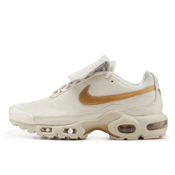 Nike Air Max Plus Tiempo Metallic Gold נעלי