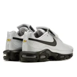 Nike Air Max Plus Tiempo Wolf Grey Black נעלי