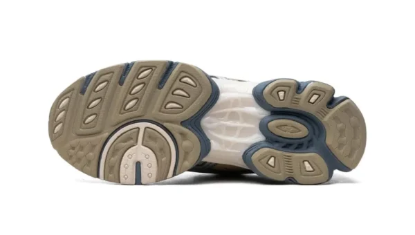Asics Gel-Nimbus 9 Oatmeal Ironclad נעליים