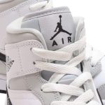 Nike Air Jordan 1 Mid Light Smoke 2021 סניקרס