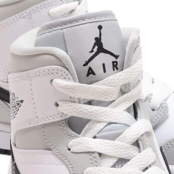 Nike Air Jordan 1 Mid Light Smoke 2021 סניקרס