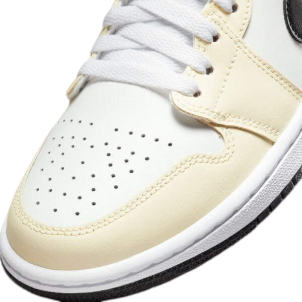 Nike Air Jordan 1 Mid Coconut Milk סניקרס
