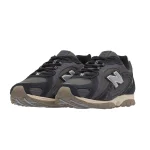 New Balance 204L Black Magnet סניקרס