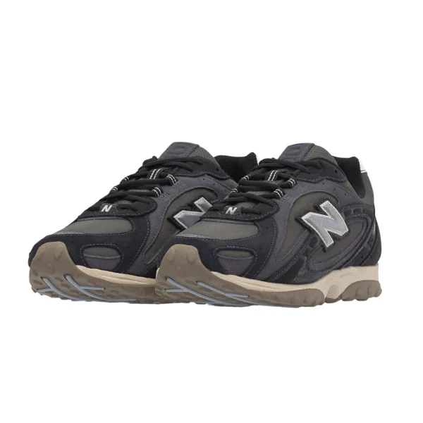 New Balance 204L Black Magnet סניקרס