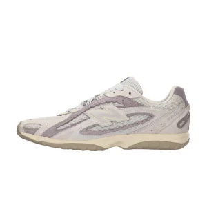 New Balance 204L Reflection Truffle Salt סניקרס