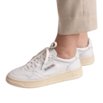 Autry Medalist Low All White Leather סניקרס