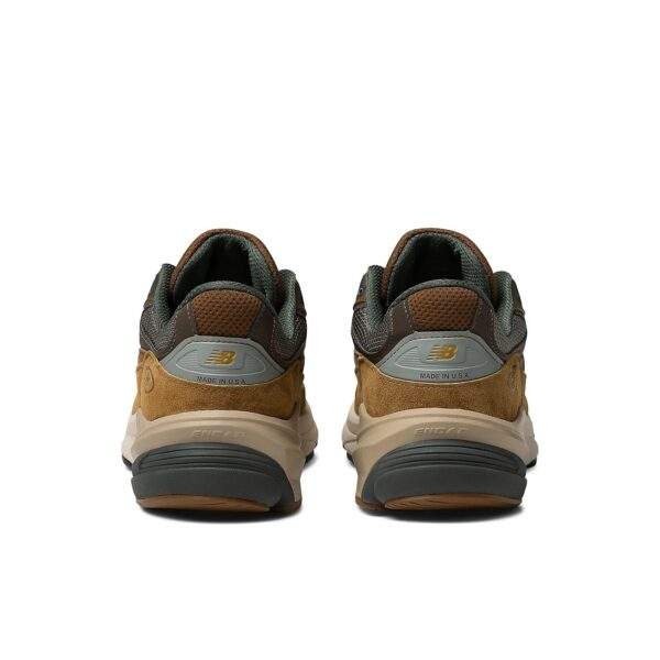 New Balance 990v6 x ‘Carhartt WIP Khaki’ סניקרס