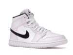 Nike Air Jordan 1 Mid Barely Rose סניקרס