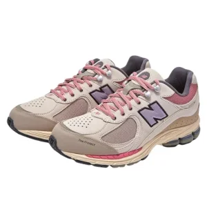 New-balance-2002r-calm-taupe-1-600×600