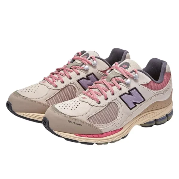 New Balance 2002R Calm Taupe סניקרס