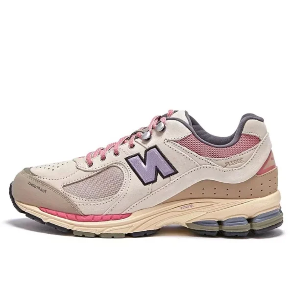 New Balance 2002R Calm Taupe סניקרס