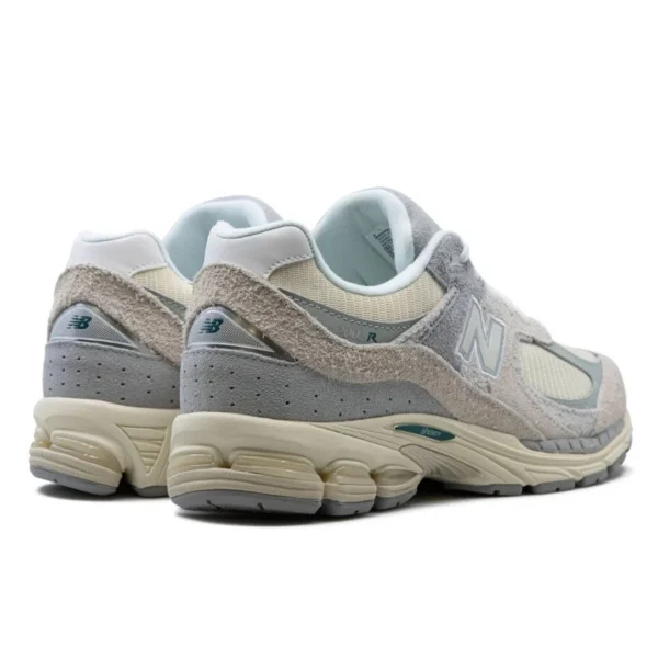 New Balance 2002R Linen סניקרס