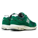 New Balance 2002R Nightwatch Green סניקרס