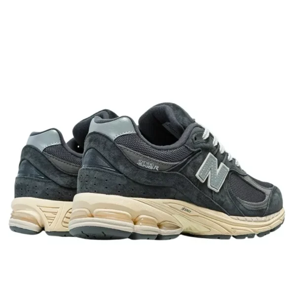 New Balance 2002R Phantom סניקרס