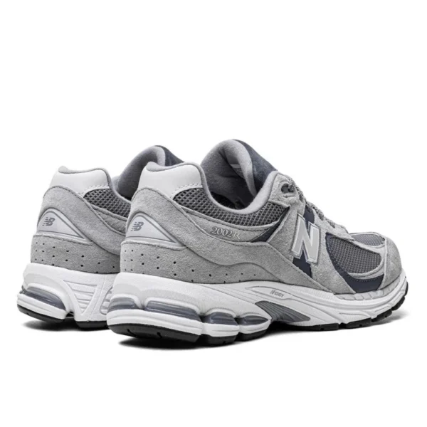 New Balance 2002R Steel Lead סניקרס