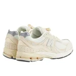 New Balance 2002R Taupe White Grey סניקרס
