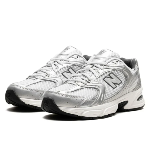 New Balance 530 Grey Matter Silver Metallic נעלי