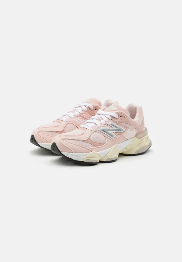 New Balance 9060 Pink Beige נעלי סניקרס לגברים