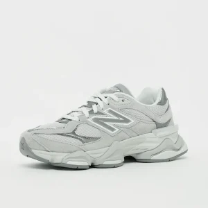 New-balance-9060-raincloud-dark-silver-metallic-2