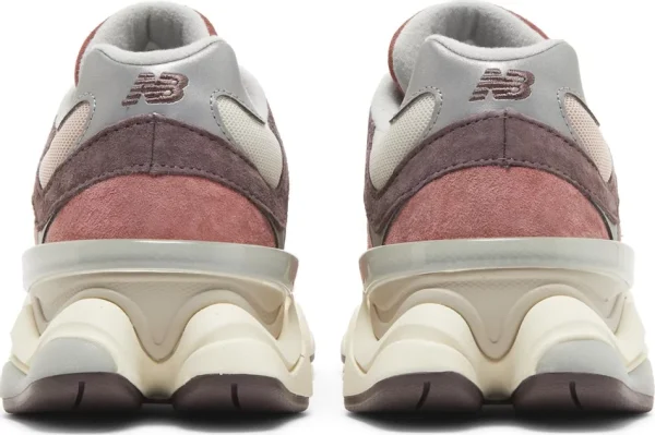 New Balance 9060 Sea Salt Cherry Blossom נעלי סניקרס לגברים