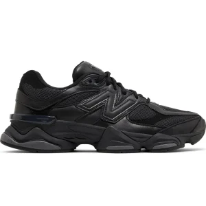 New Balance 9060 Triple Black Leather נעלי סניקרס לגברים