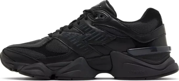 New Balance 9060 Triple Black Leather נעלי סניקרס לגברים