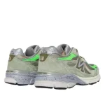 New Balance 990 V3 Patta Keep Your Family Close סניקרס