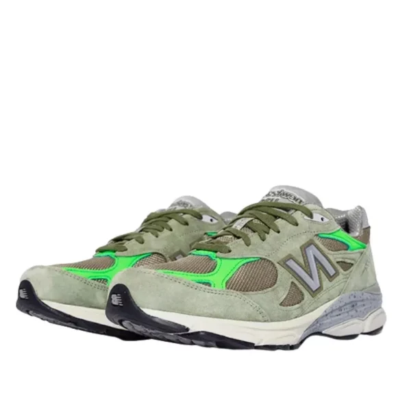 New Balance 990 V3 Patta Keep Your Family Close סניקרס