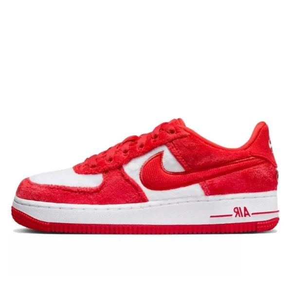 Nike Air Force 1 Low Valentine’s Day Fleece סניקרס