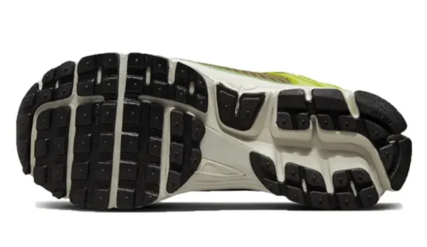 Nike Vomero 5 Olive Flak Volt סניקרס
