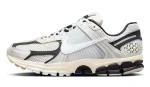 Nike Vomero 5 Supersonic Light Bone Black סניקרס
