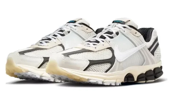 Nike Vomero 5 Supersonic Light Bone Black סניקרס