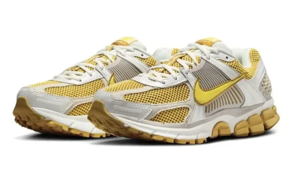Nike Zoom Vomero 5 Bronzine סניקרס